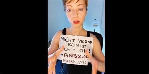 aggressive veganerin|The aggression and hypocrisy of devoted vegans is damaging。